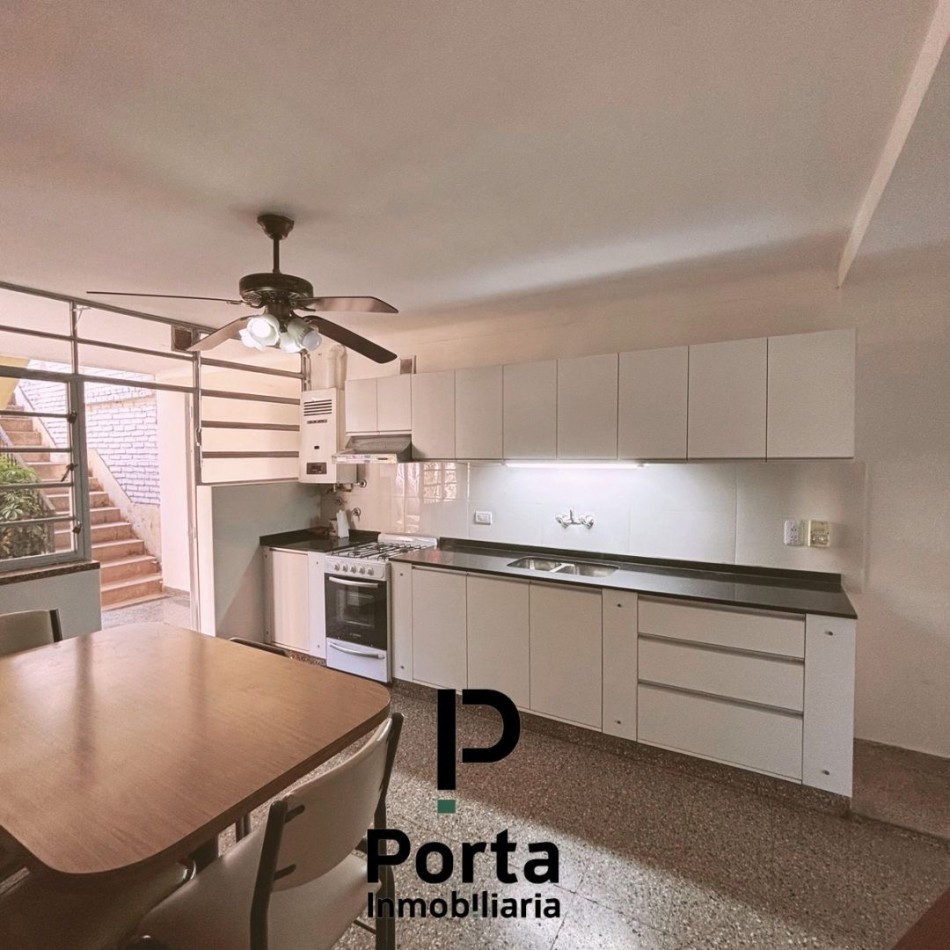 VENTA EXCELENTE CASONA ESQUINA 